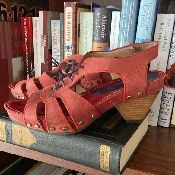 John Fluevog Shoes Low Rule Joni Sandal in Red with Purple Laces Women's Size 7 - Picture 11 of 14